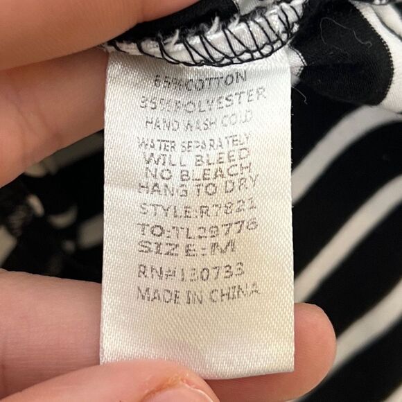 Umgee | Black And White Tie Front Lace Short Sleeve Tee Size Medium - Picture 6 of 6